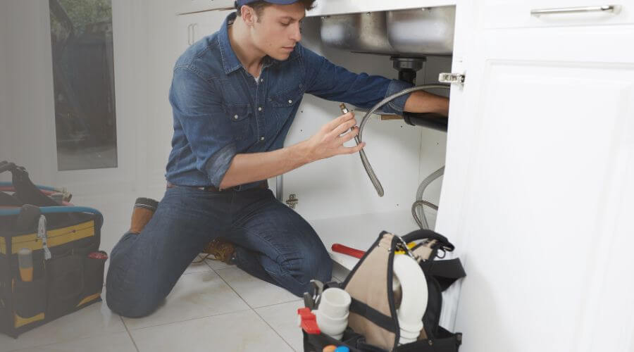 Professional water heater repair in Roosevelt, TX